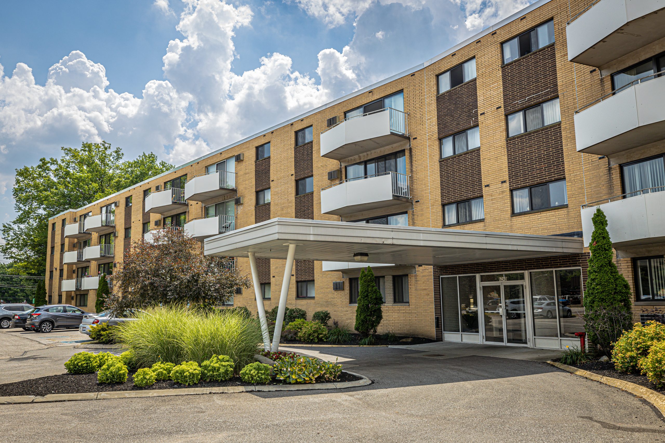 Camelot Apartments Live Millennium